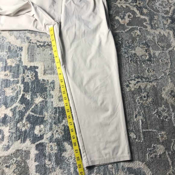 Nike cream cropped pants - Picture 2 of 7